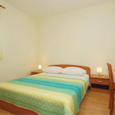 Cozy Apartment In Posedarje With House Sea View Zewnętrze zdjęcie