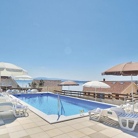 Cozy Apartment In Posedarje With House Sea View Zewnętrze zdjęcie
