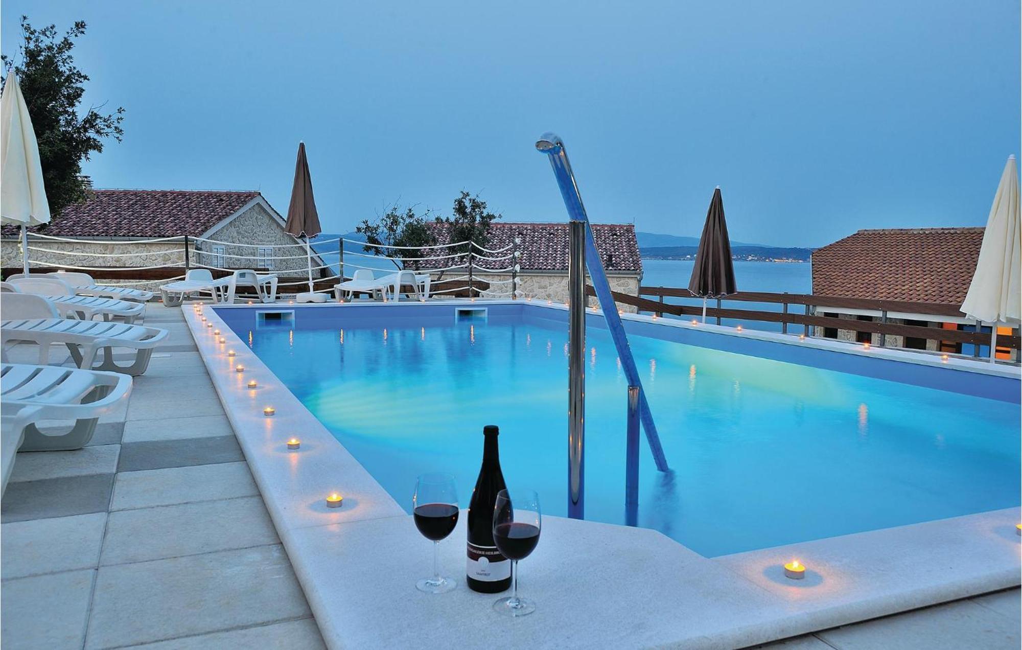 Cozy Apartment In Posedarje With House Sea View Zewnętrze zdjęcie