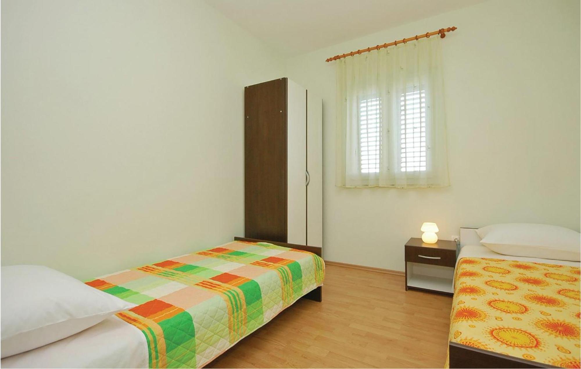 Cozy Apartment In Posedarje With House Sea View Zewnętrze zdjęcie