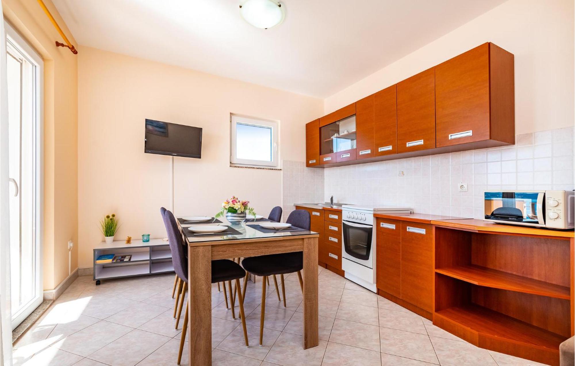 Cozy Apartment In Posedarje With House Sea View Zewnętrze zdjęcie