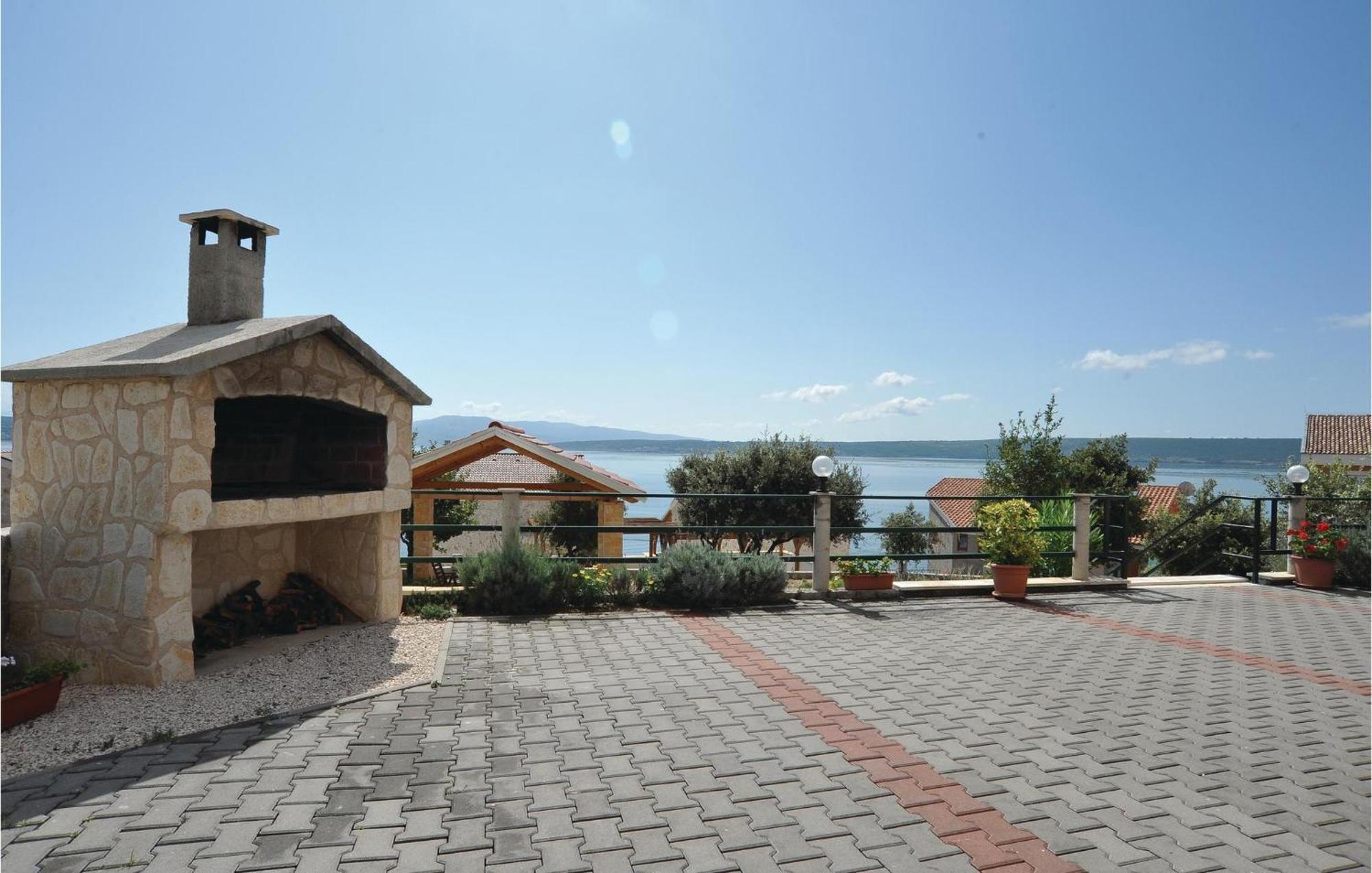 Cozy Apartment In Posedarje With House Sea View Zewnętrze zdjęcie