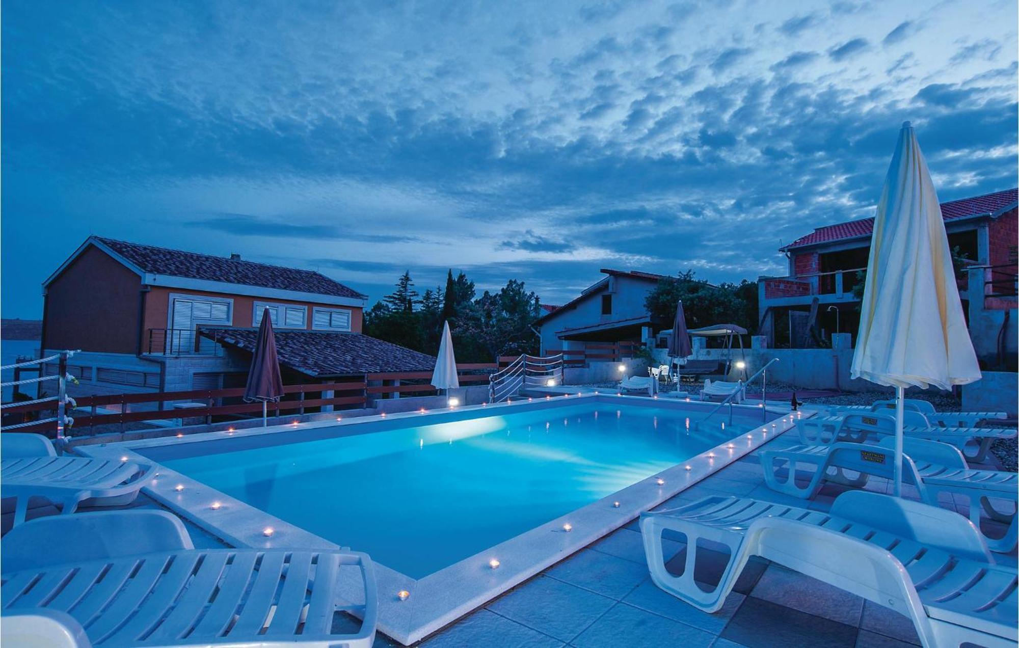 Cozy Apartment In Posedarje With House Sea View Zewnętrze zdjęcie