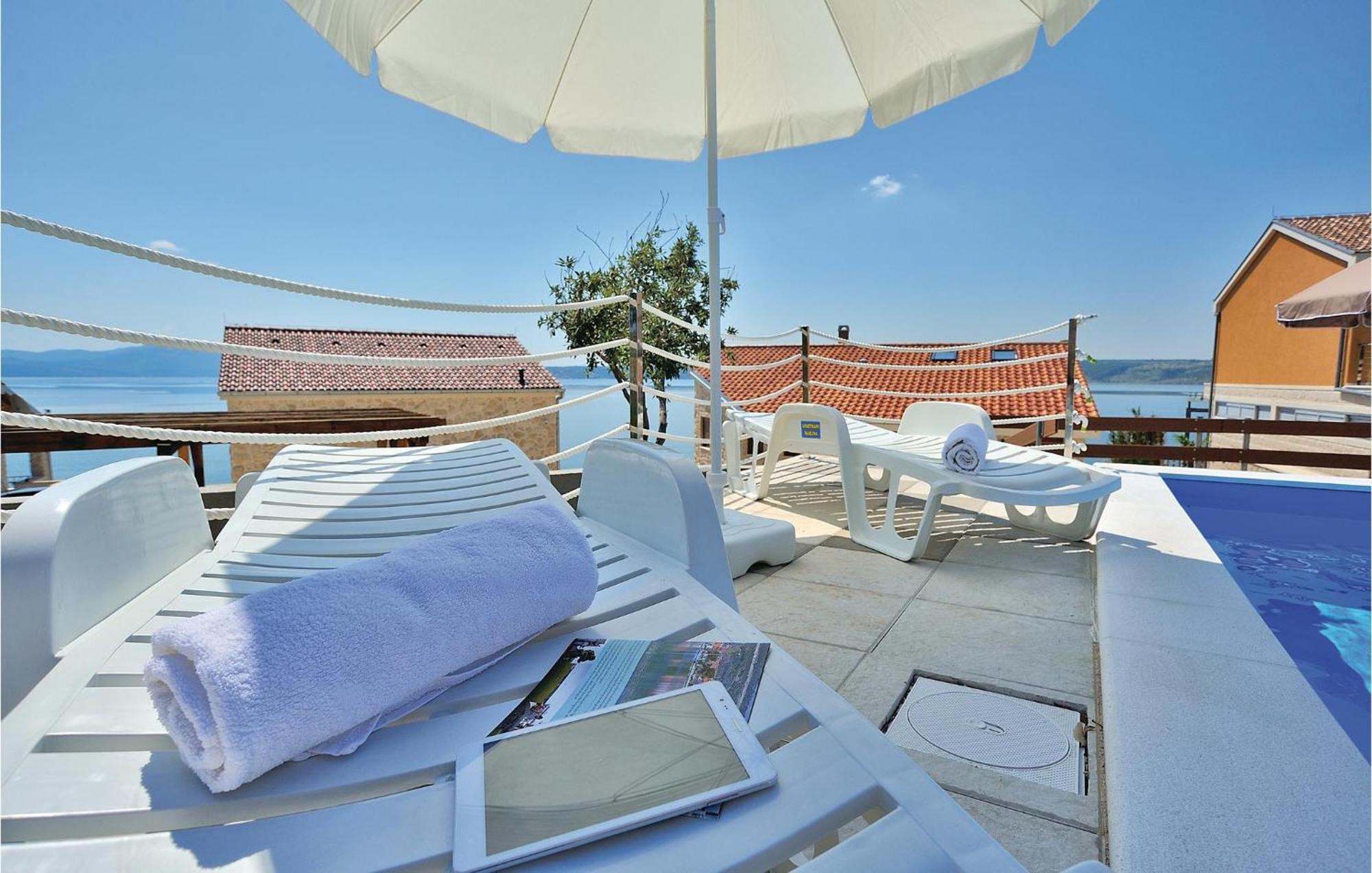 Cozy Apartment In Posedarje With House Sea View Zewnętrze zdjęcie
